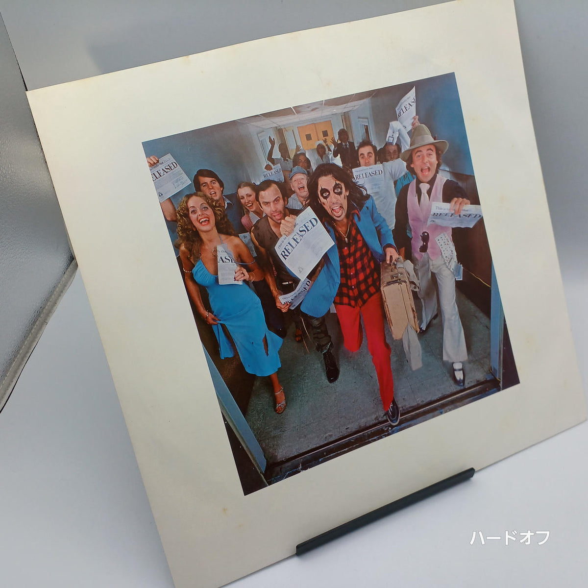 ALICE COOPER Record: The Closed World