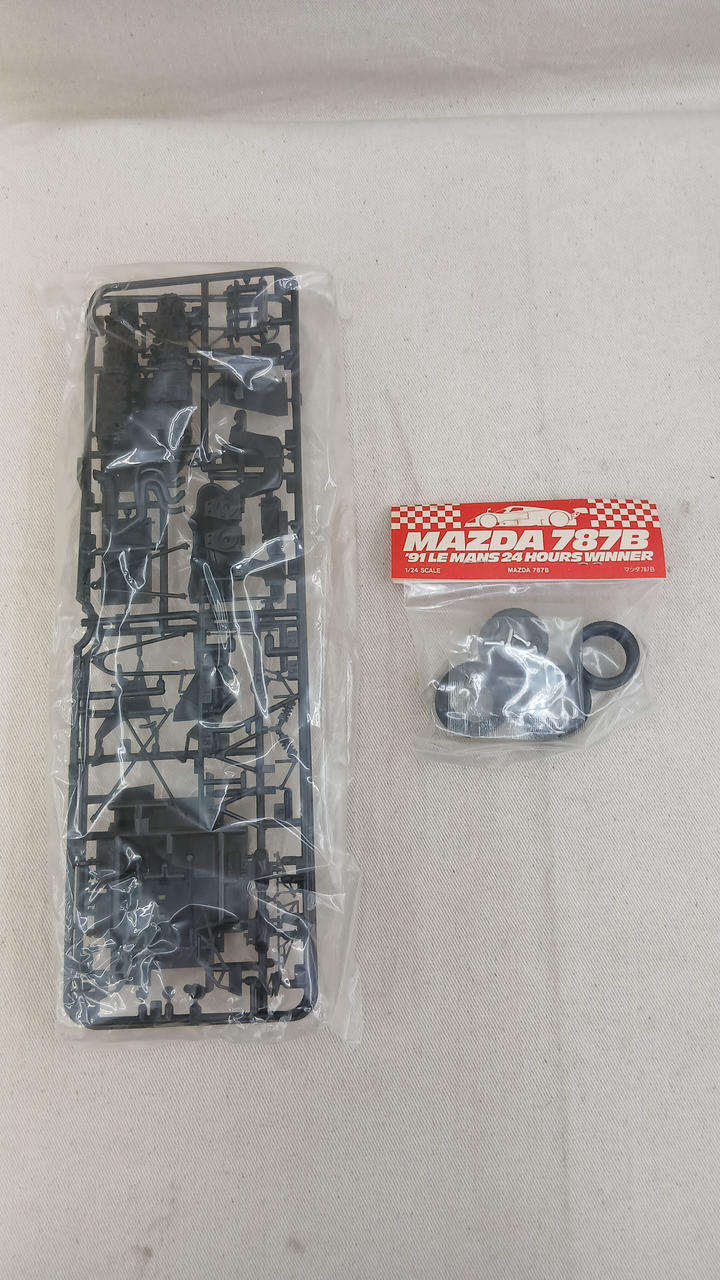 TAMIYA Mazda 787B 1/24 Sports Car Series