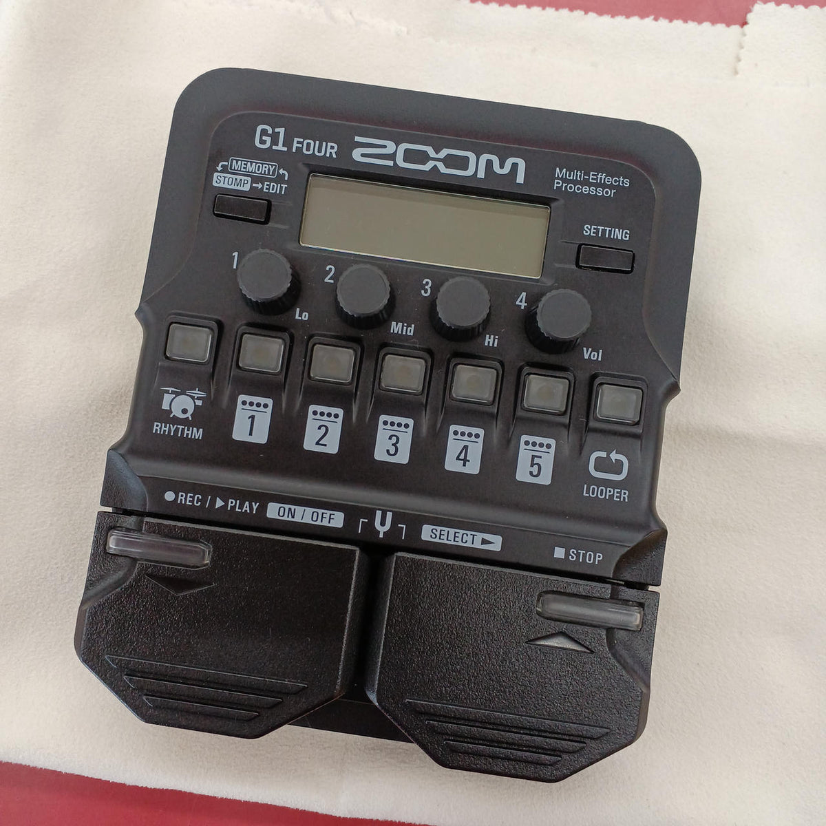 ZOOM Multi-Effects G1 FOUR