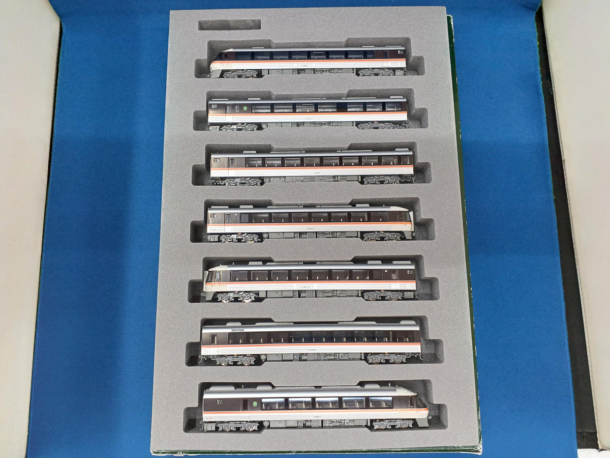 KATO KiHa 85 Series Wide View Hida/Nanki Basic Add-on 11-Car Set 10-1886, 1887, 1888