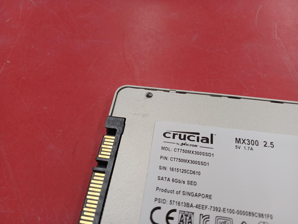 CRUCIAL SSD CT750MX300SSD1