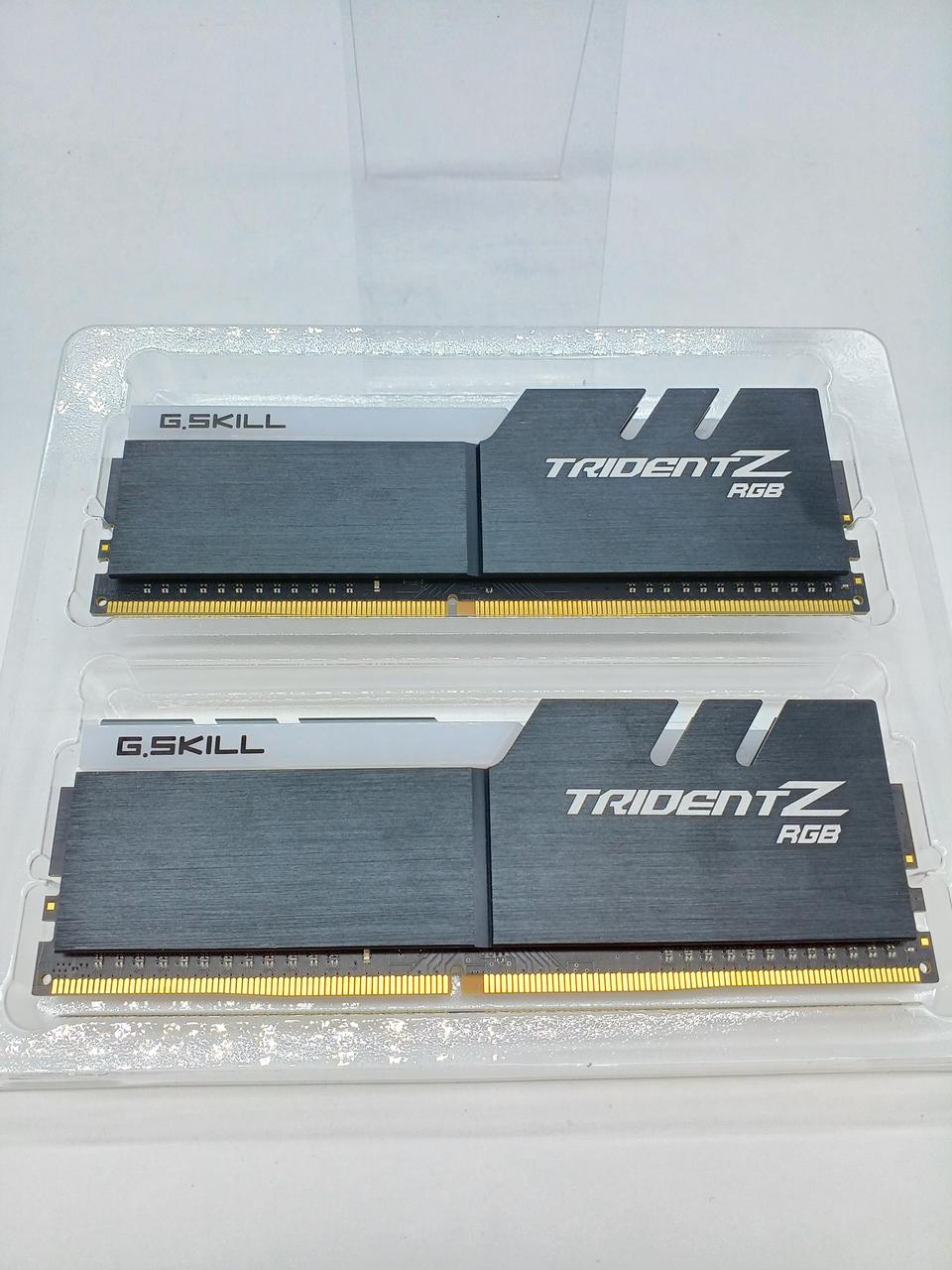 G.SKILL Memory DDR4 8GB × 2-Pack F4-3200C16D-16GTZRX