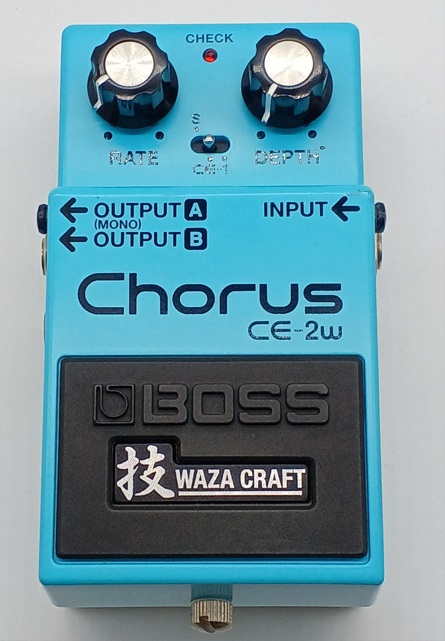 BOSS Effects pedal: CE-2W