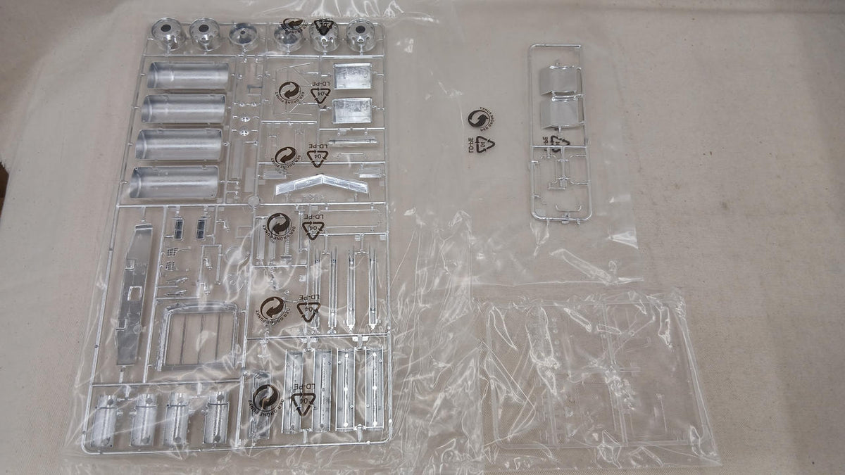 ITALERI Trailer Head & Cargo Trailer Set 1/24