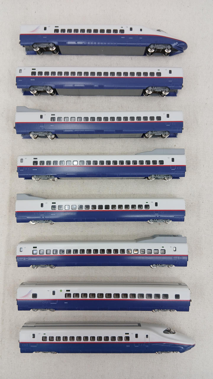 KATO E2 Series Shinkansen Basic Set + 2 Additional Cars 10-377