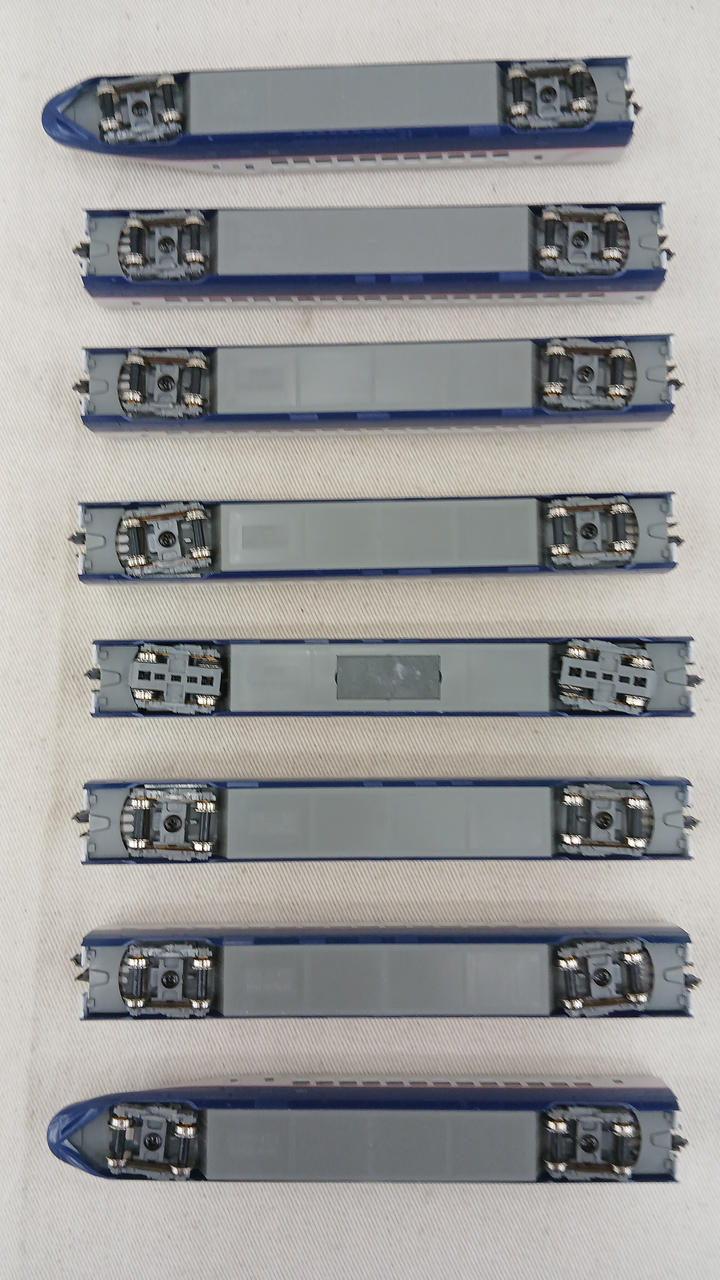 KATO E2 Series Shinkansen Basic Set + 2 Additional Cars 10-377