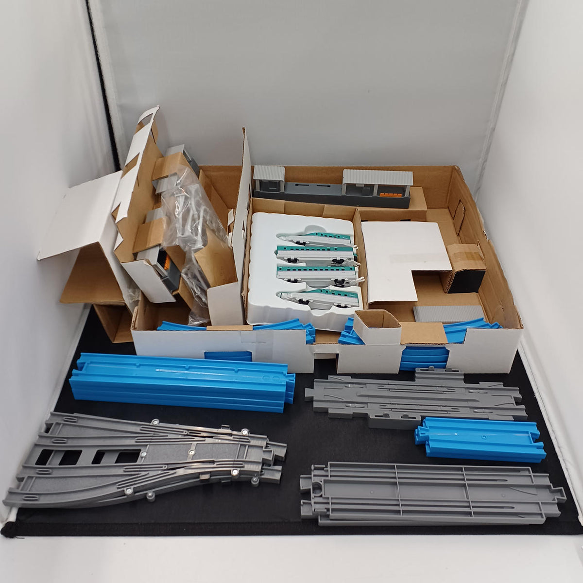 BANDAI E5 Series Shinkansen Coupled & Double Track Set Plarail Advance