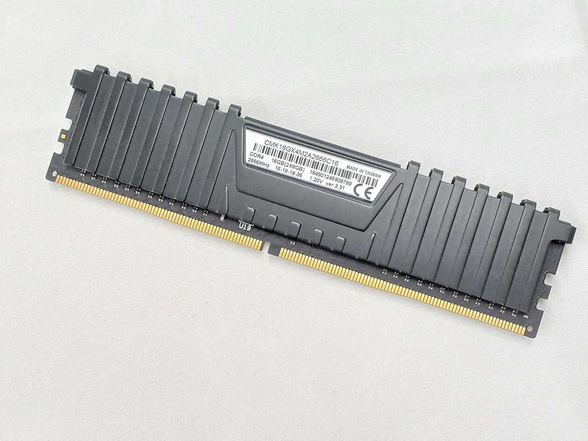 CORSAIR DDR4 Memory (16GB) CMK16GX4M2A2666C16