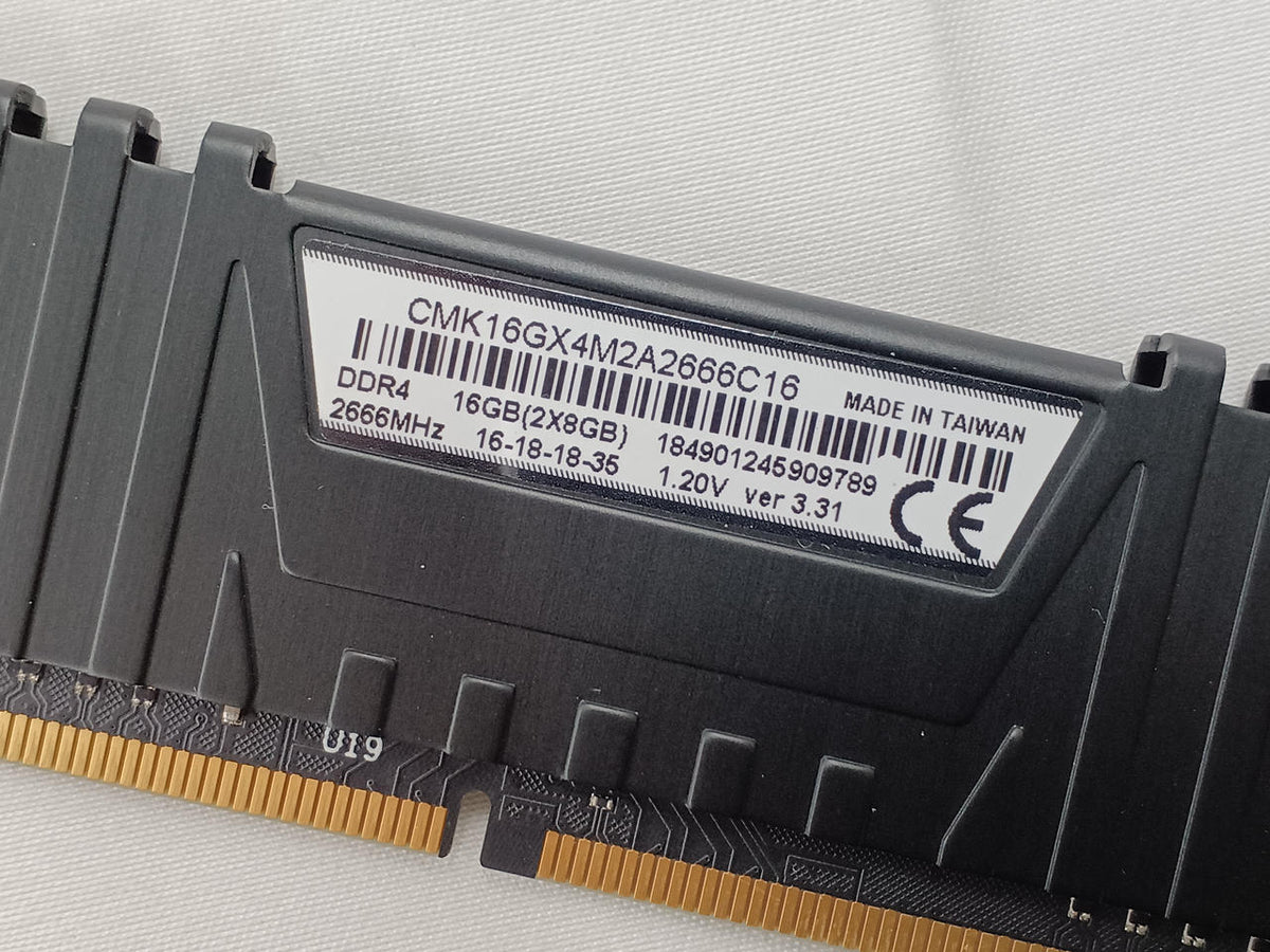 CORSAIR DDR4 Memory (16GB) CMK16GX4M2A2666C16
