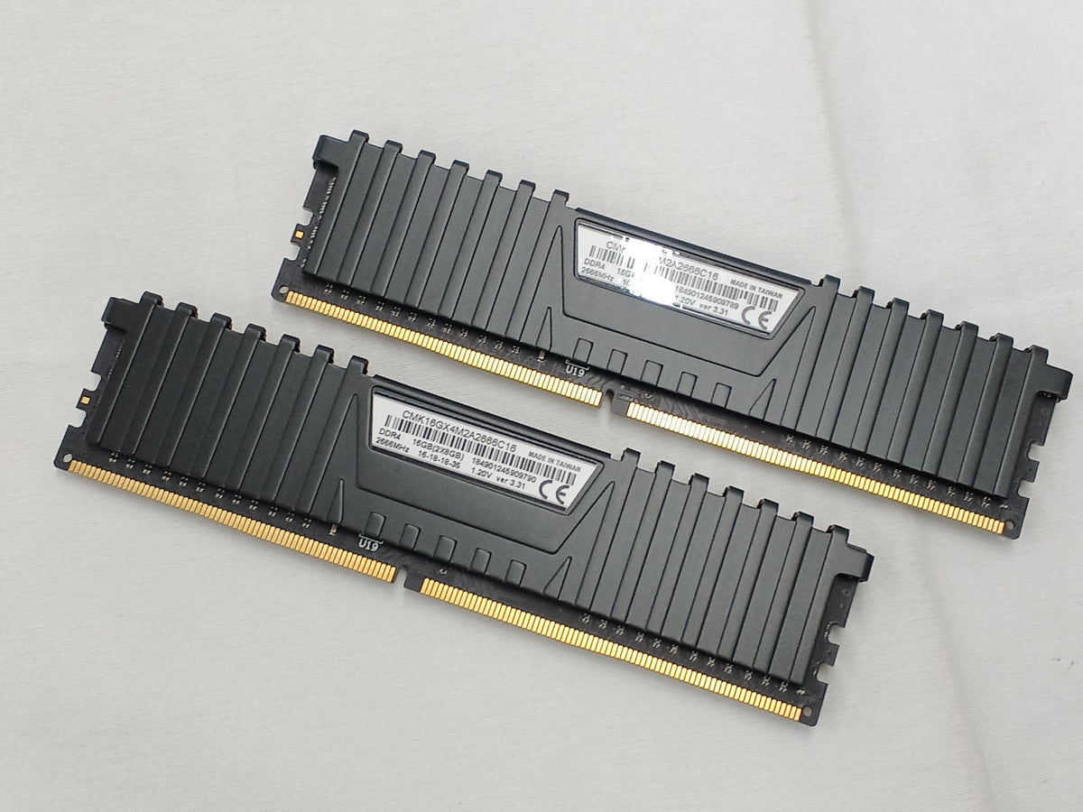 CORSAIR DDR4 Memory (16GB) CMK16GX4M2A2666C16