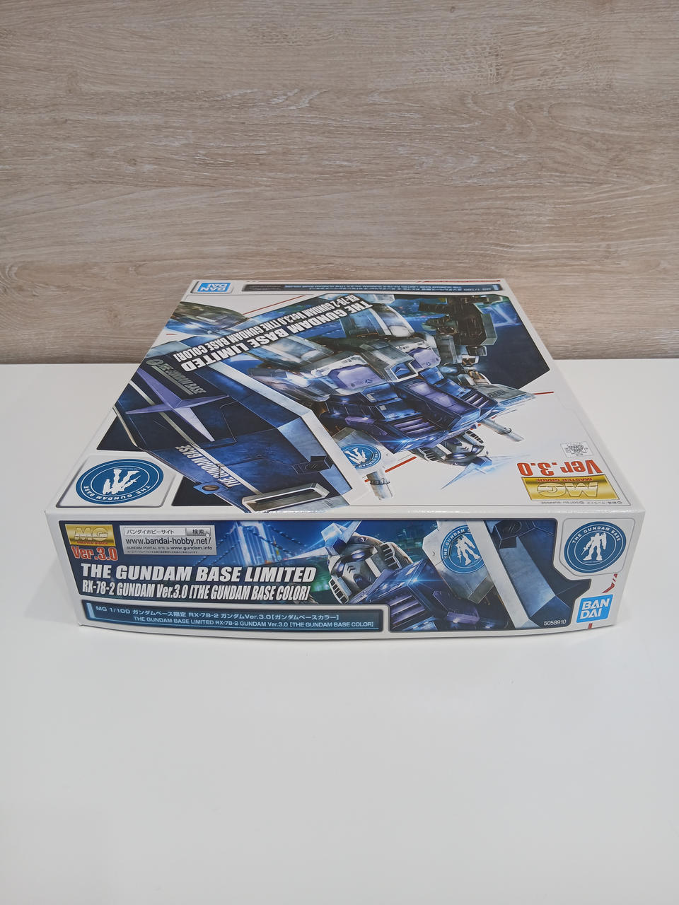 BANDAI MG 1/100 Gundam Base Limited RX-78-2 Gundam VER.3.0 Gundam Base Color