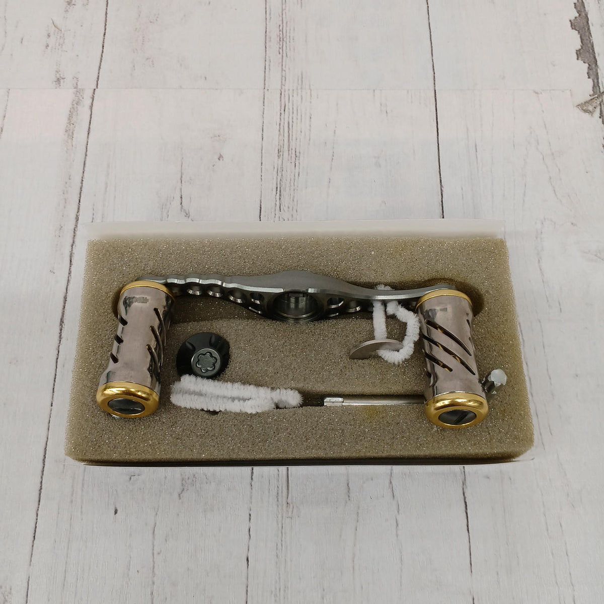 deps Knuckle Arm Daiwa Left Gunmetal / Gold