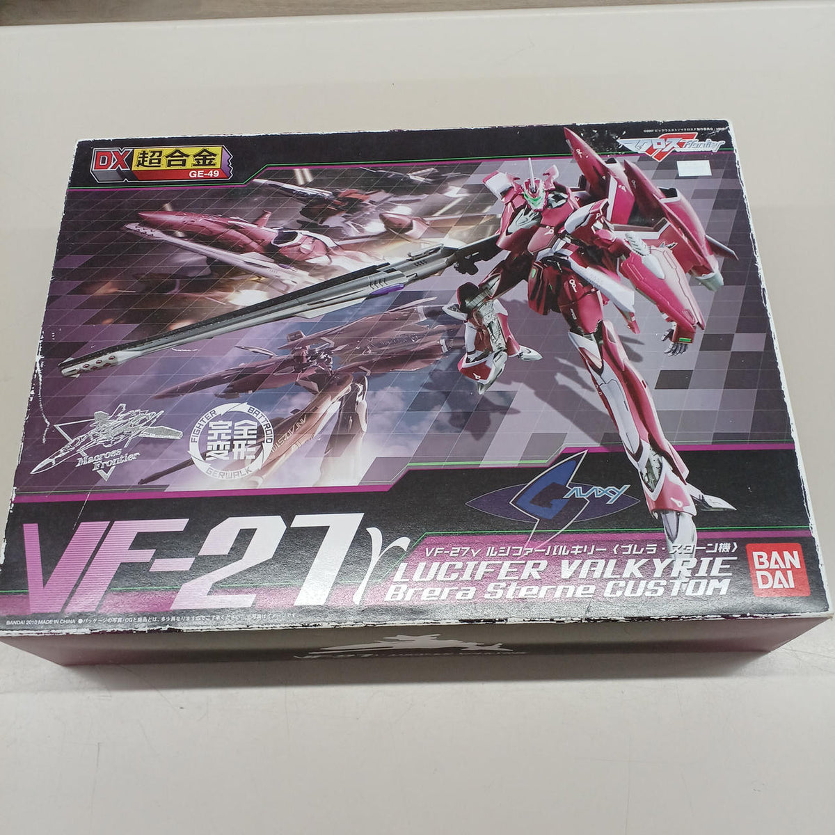 Bandai Macross F (Frontier) Figure VF-27γ Lucifer Valkyrie (Brera Stern's Unit) - Banzai Thrifting | BanzaiHobby