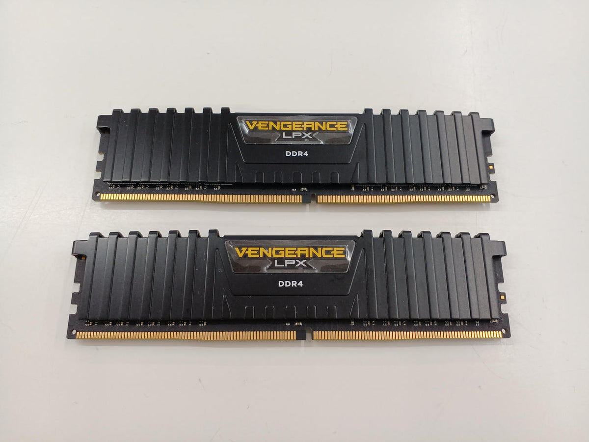 CORSAIR PC Memory CMK16GX4M2A2666C16 - CORSAIR Banzai Hobby