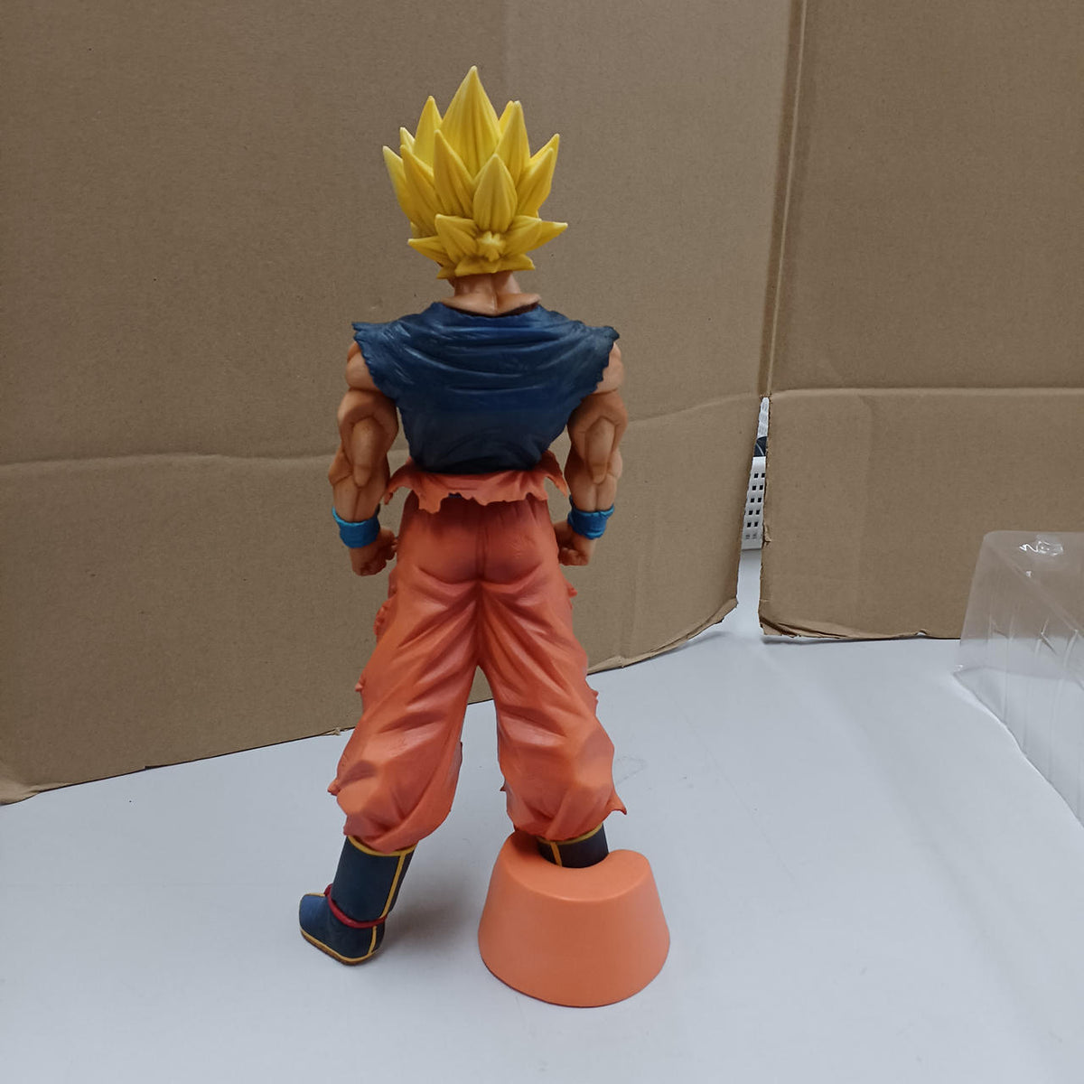 BANDAI Super Saiyan Son Goku MASTERLISE EMOVING Ichiban Kuji Last Color ver - Banzai Thrifting | BanzaiHobby