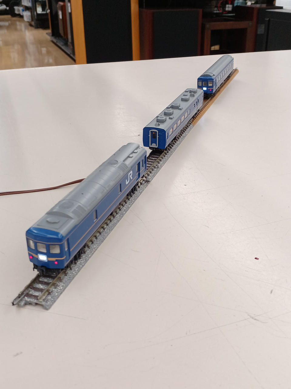 KATO Hokutosei Deluxe Formation Set 10-832 10-831 - Banzai Thrifting | BanzaiHobby