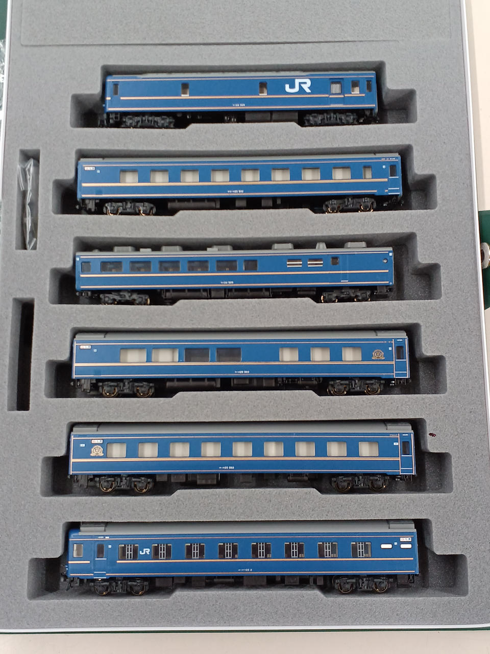 KATO Hokutosei Deluxe Formation Set 10-832 10-831 - Banzai Thrifting | BanzaiHobby