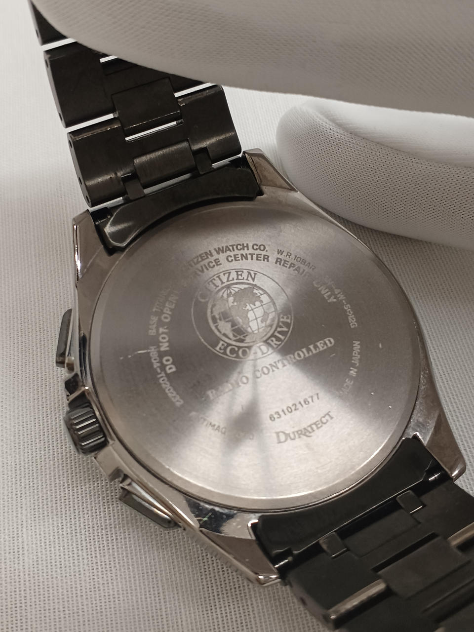 CITIZEN Eco-Drive H804-T020232 - Banzai Thrifting | BanzaiHobby