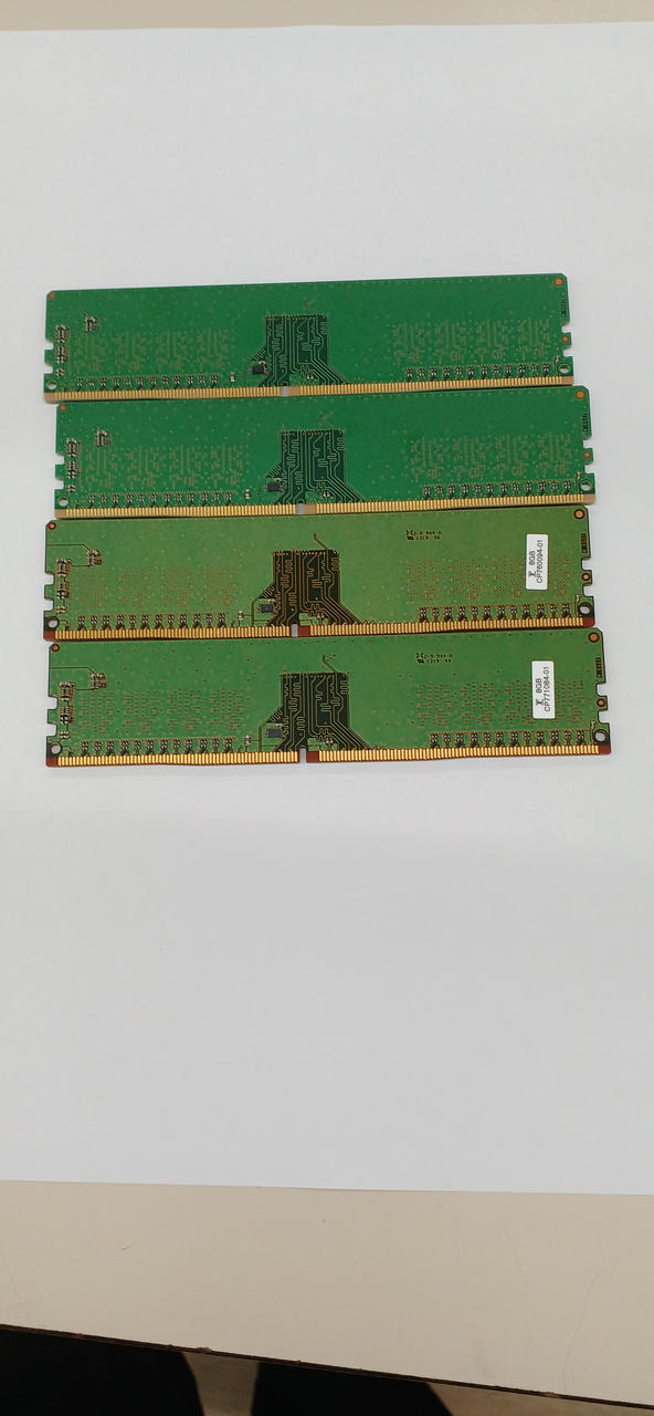 MICRON DDR4-2666 8GB 4 chips MTA8ATF1G64AZ-2G6E1 - Banzai Thrifting | BanzaiHobby