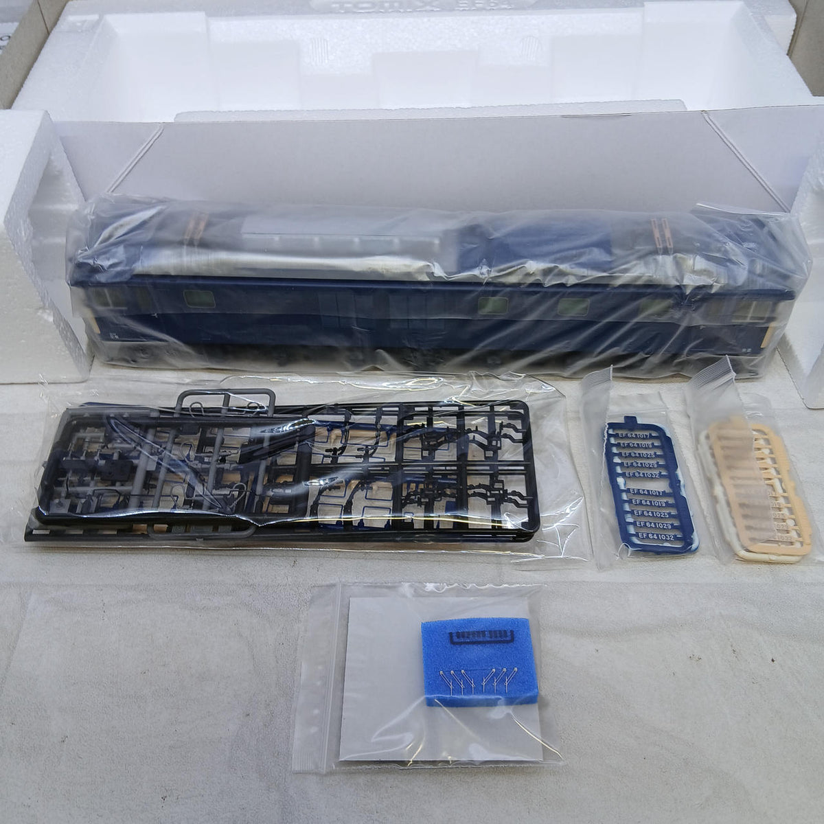 TOMIX JNR EF64-1000 Electric Locomotive (Early Model) HO-2035 - Banzai Thrifting | BanzaiHobby