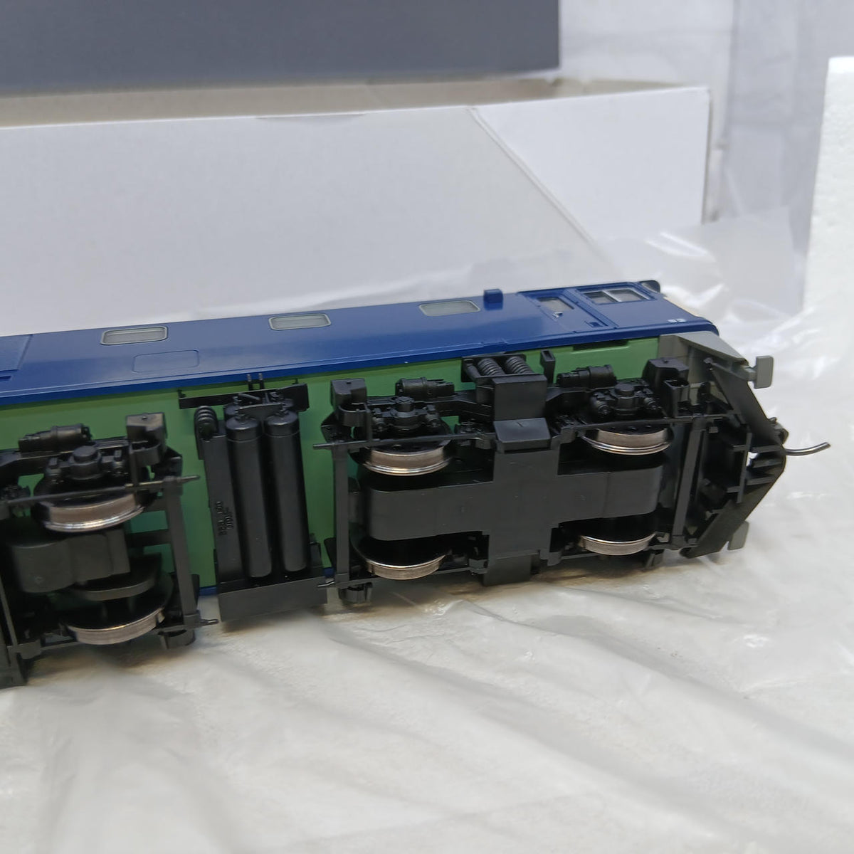 TOMIX JNR EF64-1000 Electric Locomotive (Early Model) HO-2035 - Banzai Thrifting | BanzaiHobby
