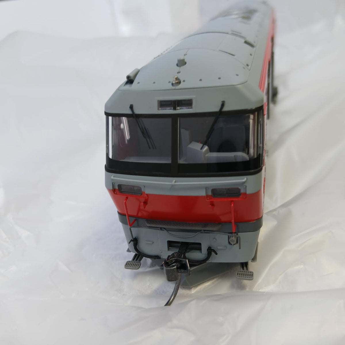 TOMIX JR DF200-200 Class Diesel Locomotive HO-241 - Banzai Thrifting | BanzaiHobby