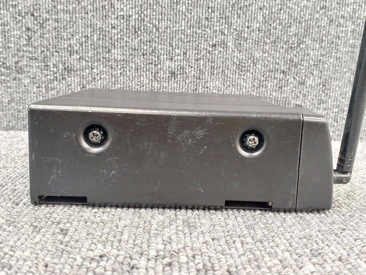 AKG Wireless System SR40 - Banzai Thrifting | BanzaiHobby