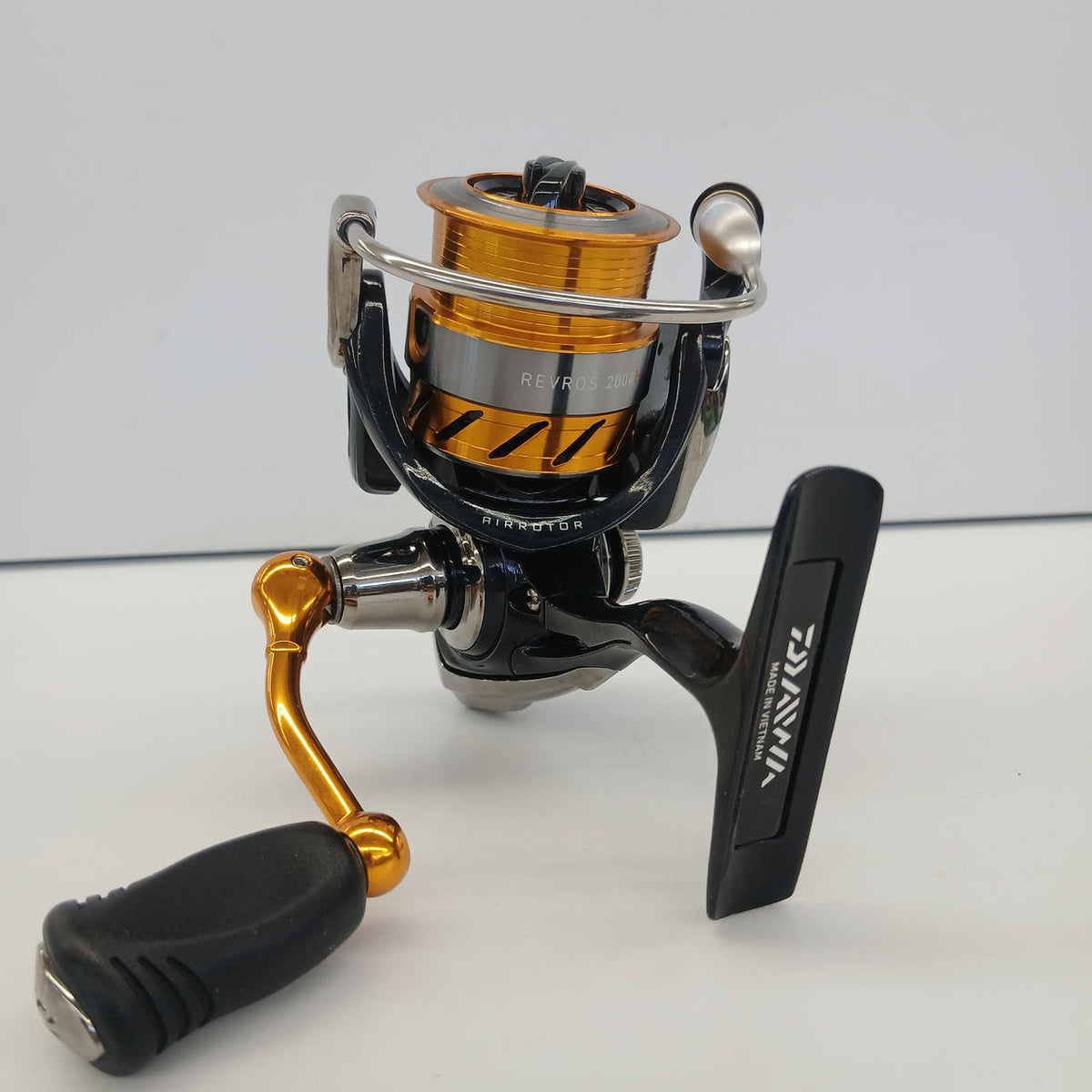 DAIWA Spinning Reel 15 REVROS 2004H - Banzai Thrifting | BanzaiHobby