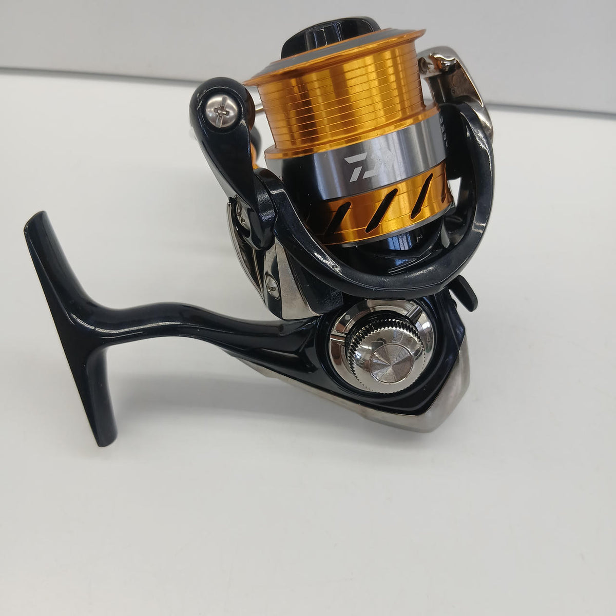 DAIWA Spinning Reel 15 REVROS 2004H - Banzai Thrifting | BanzaiHobby