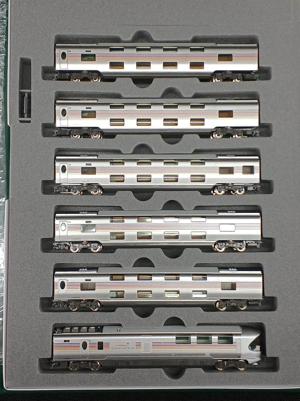 KATO E26 Series Cassiopeia 10-1608/1609 - Banzai Thrifting | BanzaiHobby
