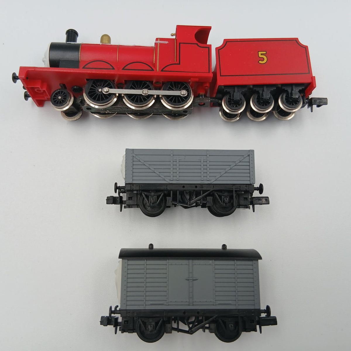 TOMIX N Gauge Thomas the Tank Engine James & the Mean Freight Car Set - Banzai Thrifting | BanzaiHobby