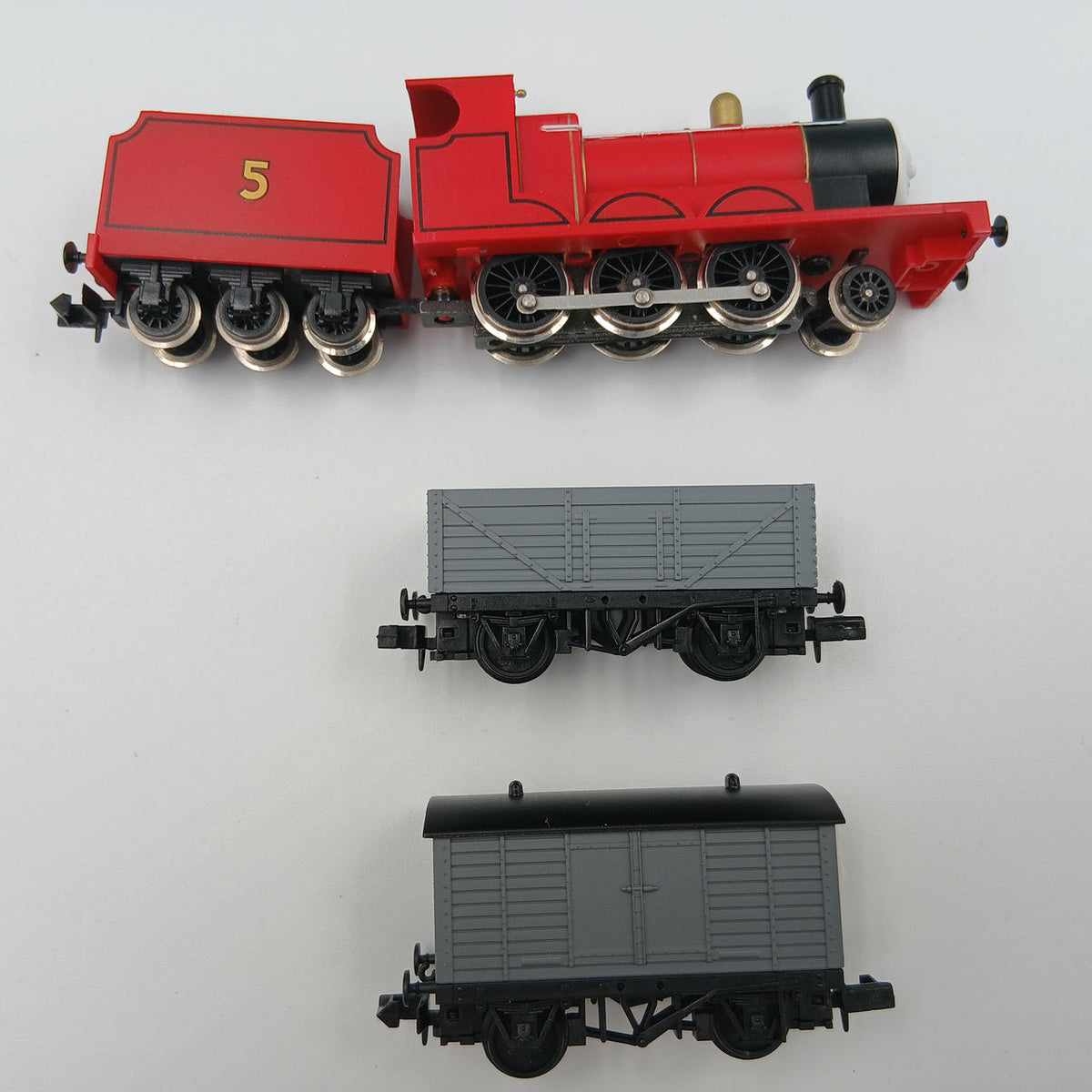TOMIX N Gauge Thomas the Tank Engine James & the Mean Freight Car Set - Banzai Thrifting | BanzaiHobby