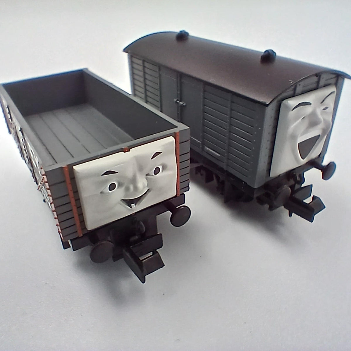 TOMIX N Gauge Thomas the Tank Engine James & the Mean Freight Car Set - Banzai Thrifting | BanzaiHobby