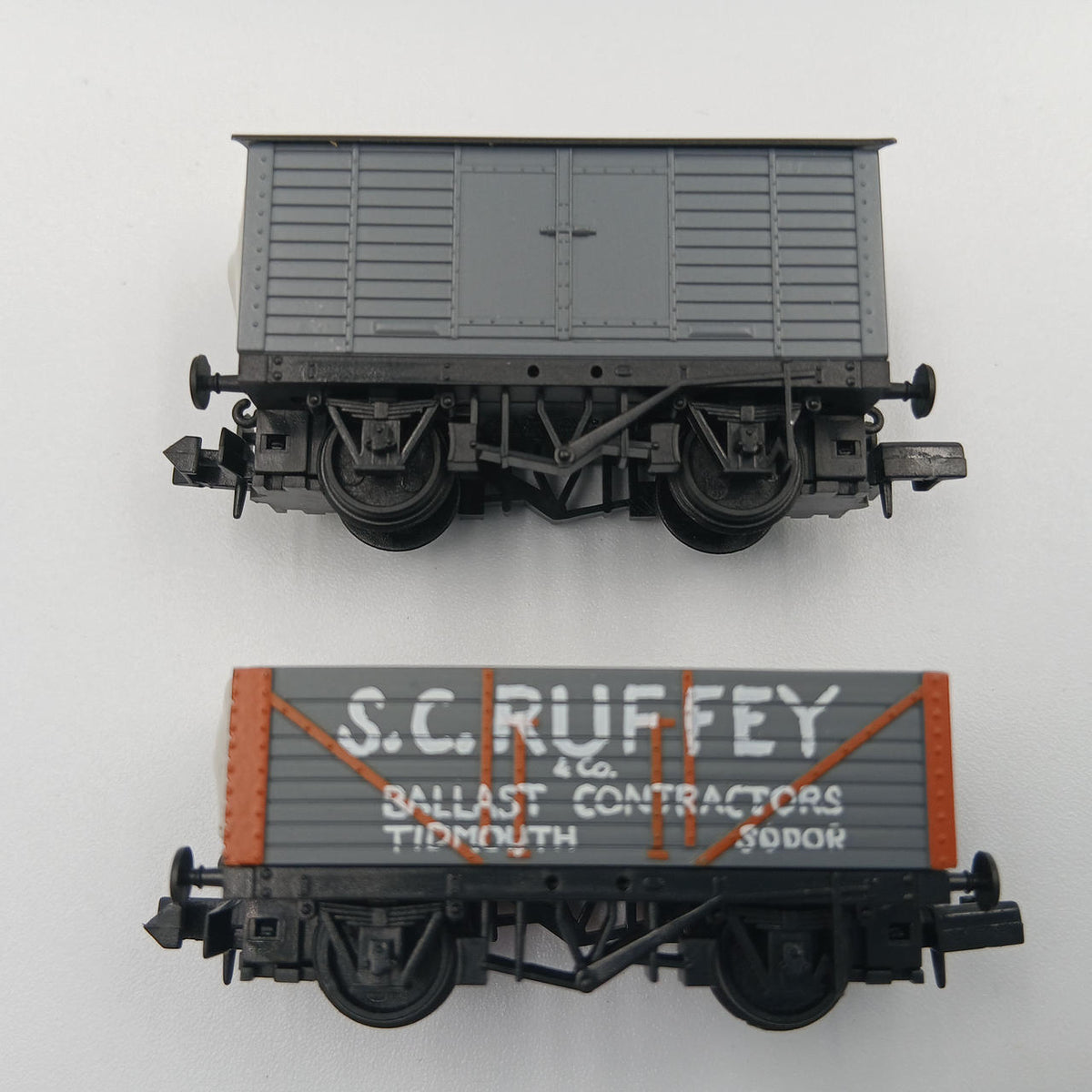 TOMIX N Gauge Thomas the Tank Engine James & the Mean Freight Car Set - Banzai Thrifting | BanzaiHobby