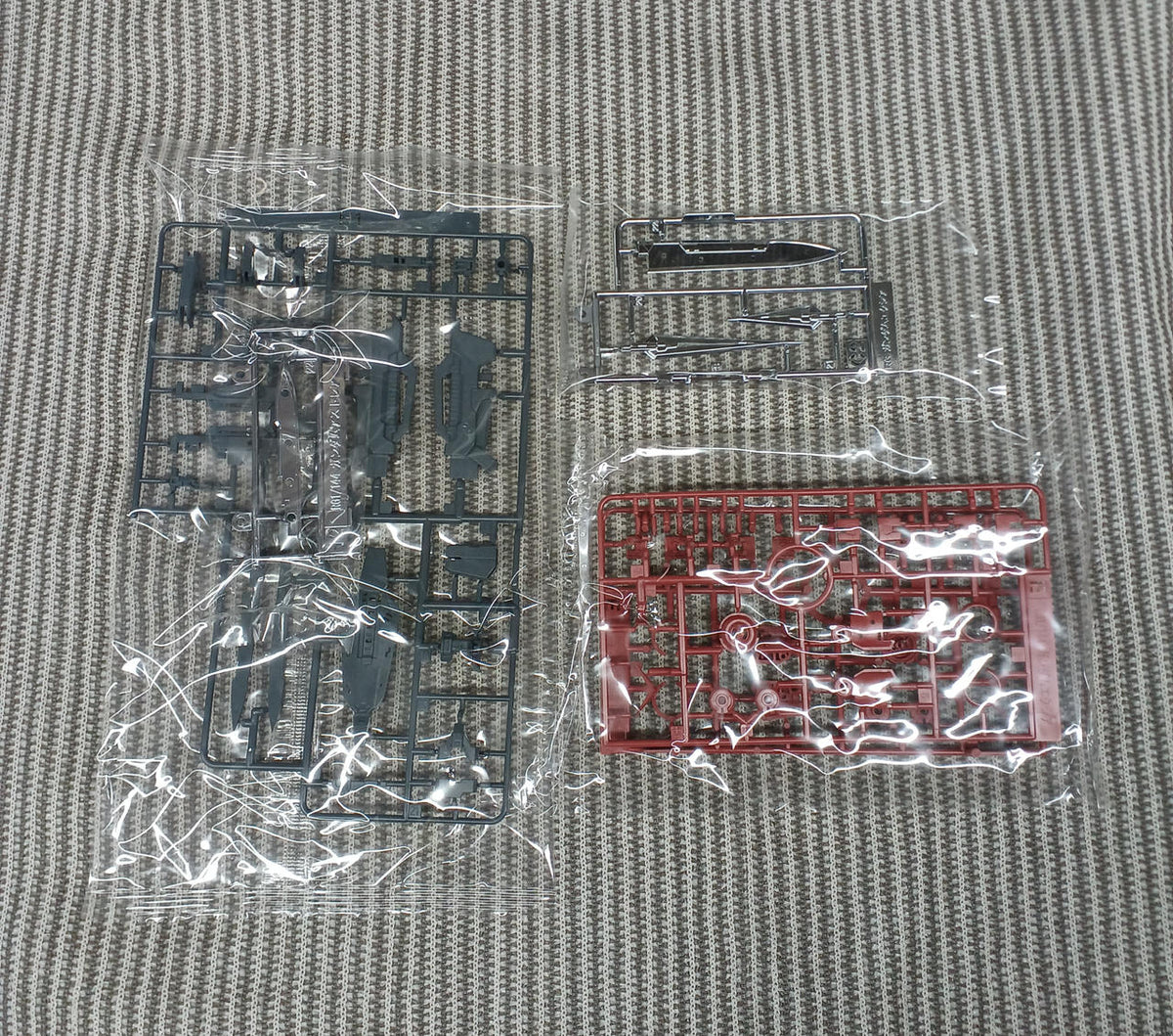 BANDAI SPIRITS Plastic Model 1/144 Gundam Astrea Type-F - Banzai Thrifting | BanzaiHobby