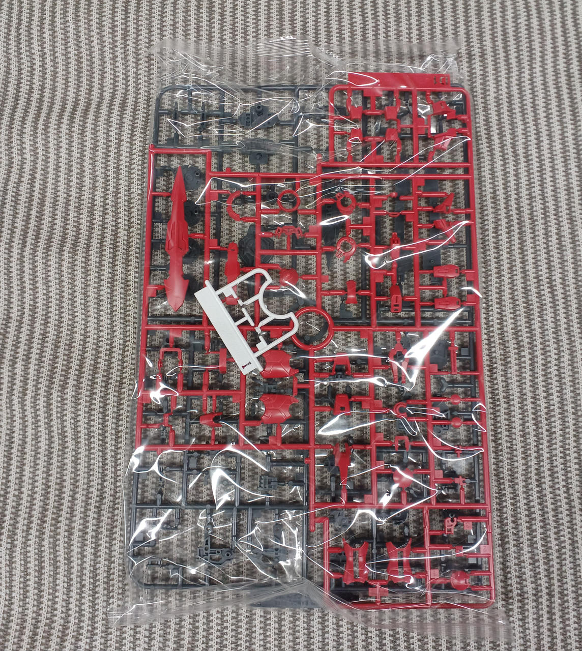 BANDAI SPIRITS Plastic Model 1/144 Gundam Astrea Type-F - Banzai Thrifting | BanzaiHobby
