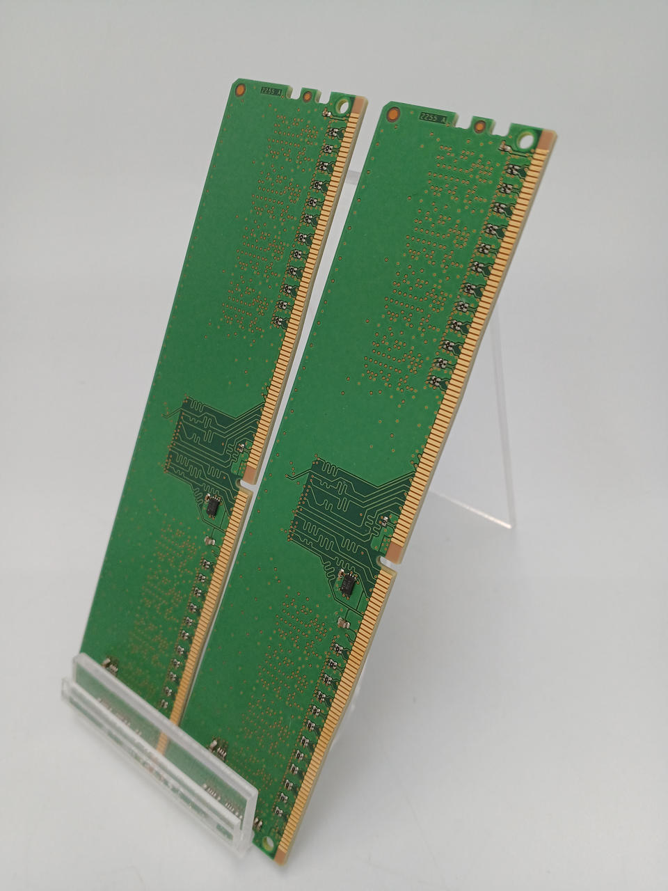 CRUCIAL DDR4 RAM 8GB×2 MTA8ATF1G64AZ-2G6E1 - Banzai Thrifting | BanzaiHobby