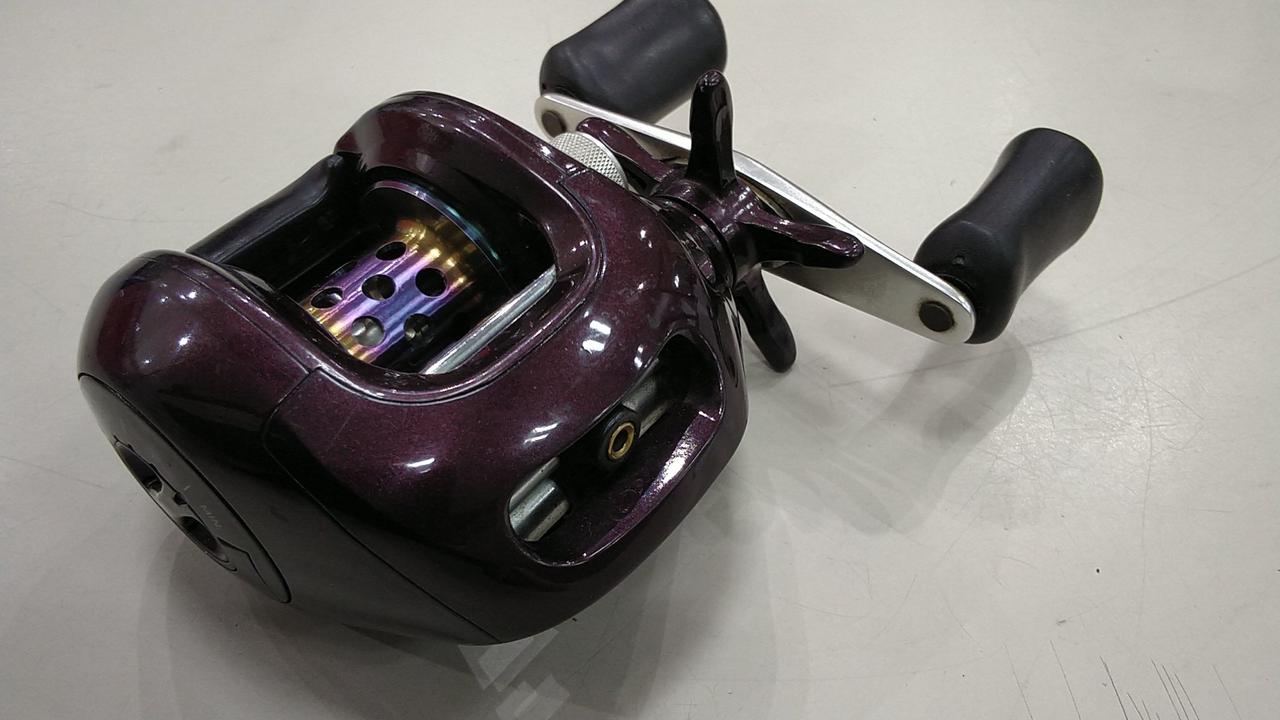 purple shimano reel Ross Animas Fly / 4/5 Speed Conventional Reel offers a powerful lever drag Spark Pro Colorful Baitcaster Fishing