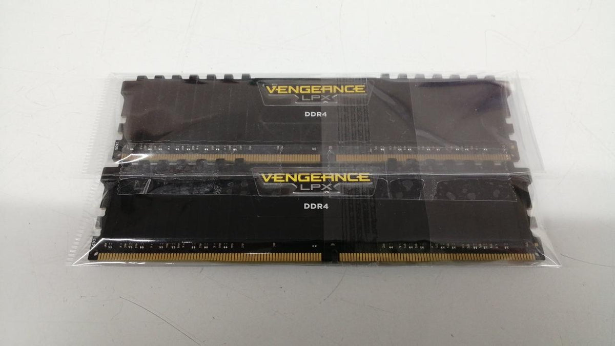 CORSAIR Memory CMK16GX4M2A2666C16