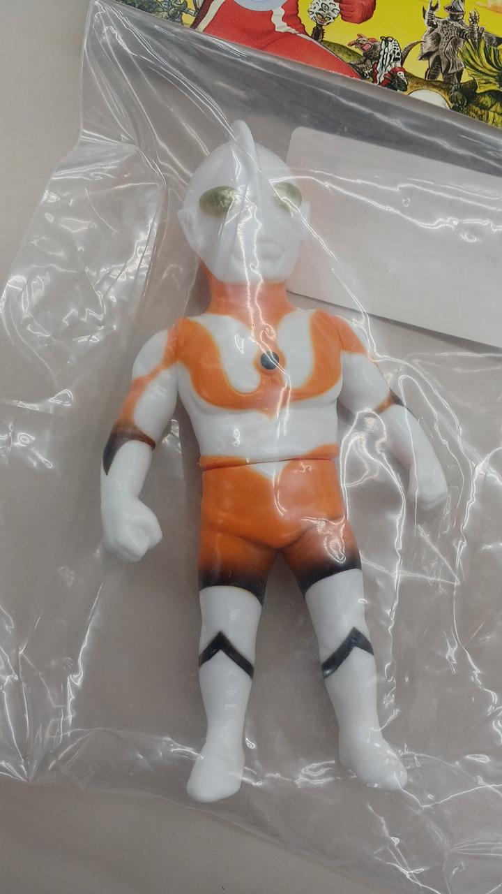 Maxtoy Tsuburaya Productions Mini Soft Vinyl Monster Warehouse Series Ultraman GIANTS - Banzai Thrifting | BanzaiHobby