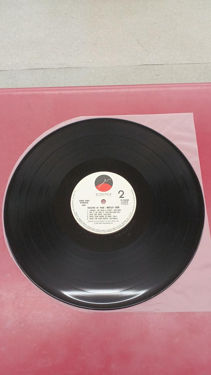 Warner Pioneer Western Music: Mötley Crüe / Theatre of Pain