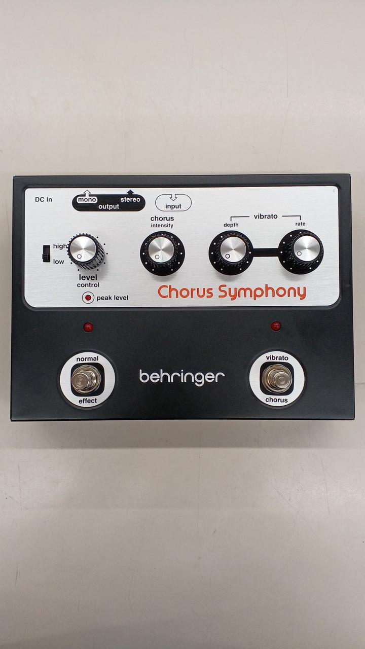 Behringer Chorus Symphony Chorus and Vibrato Guitar Pedal