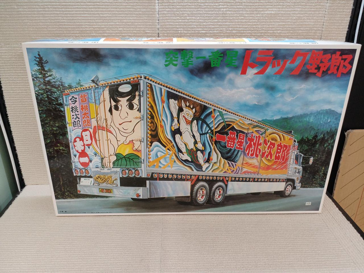 BANDAI 1/20 Assault First Star Truck Guy - Banzai Thrifting | BanzaiHobby