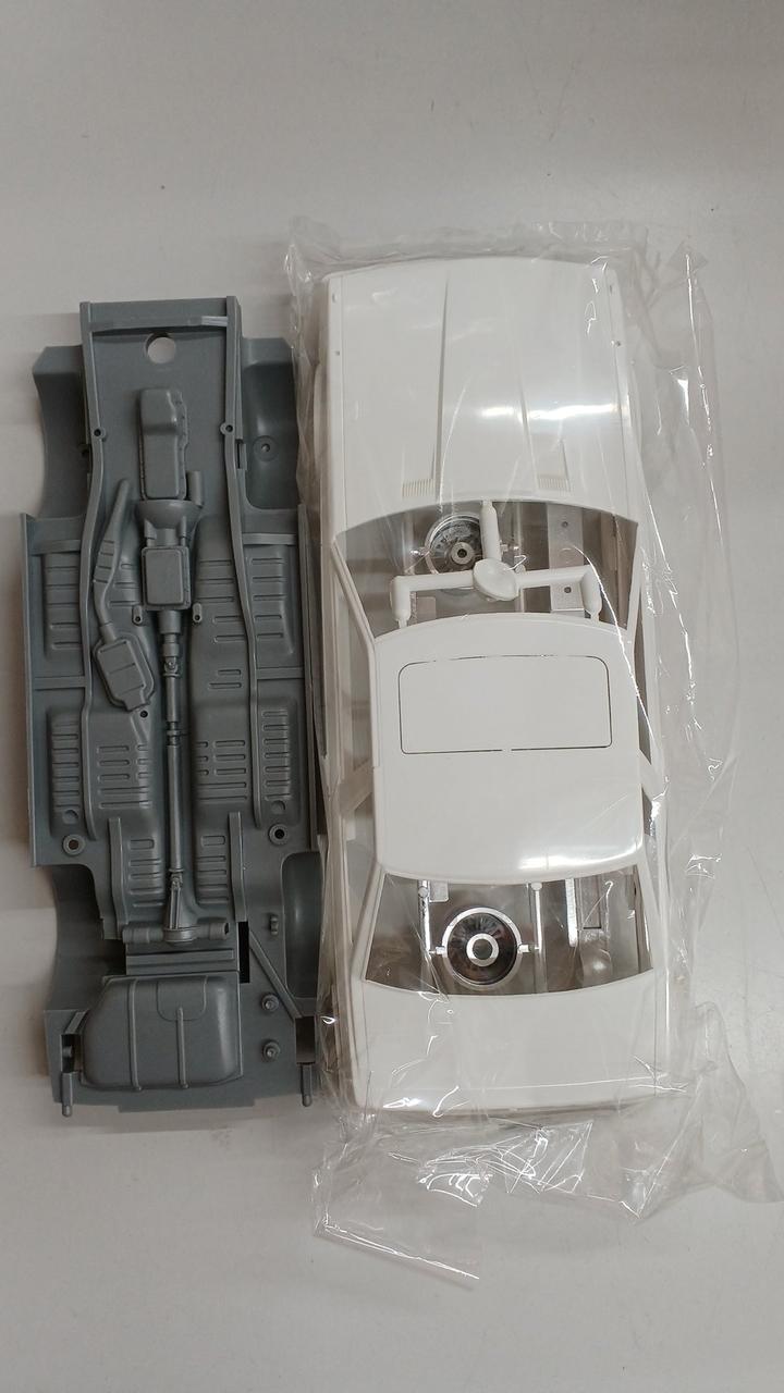 TAMIYA Toyota Sports Car Series 1/24 Soarer Aero Special - Banzai Thrifting | BanzaiHobby