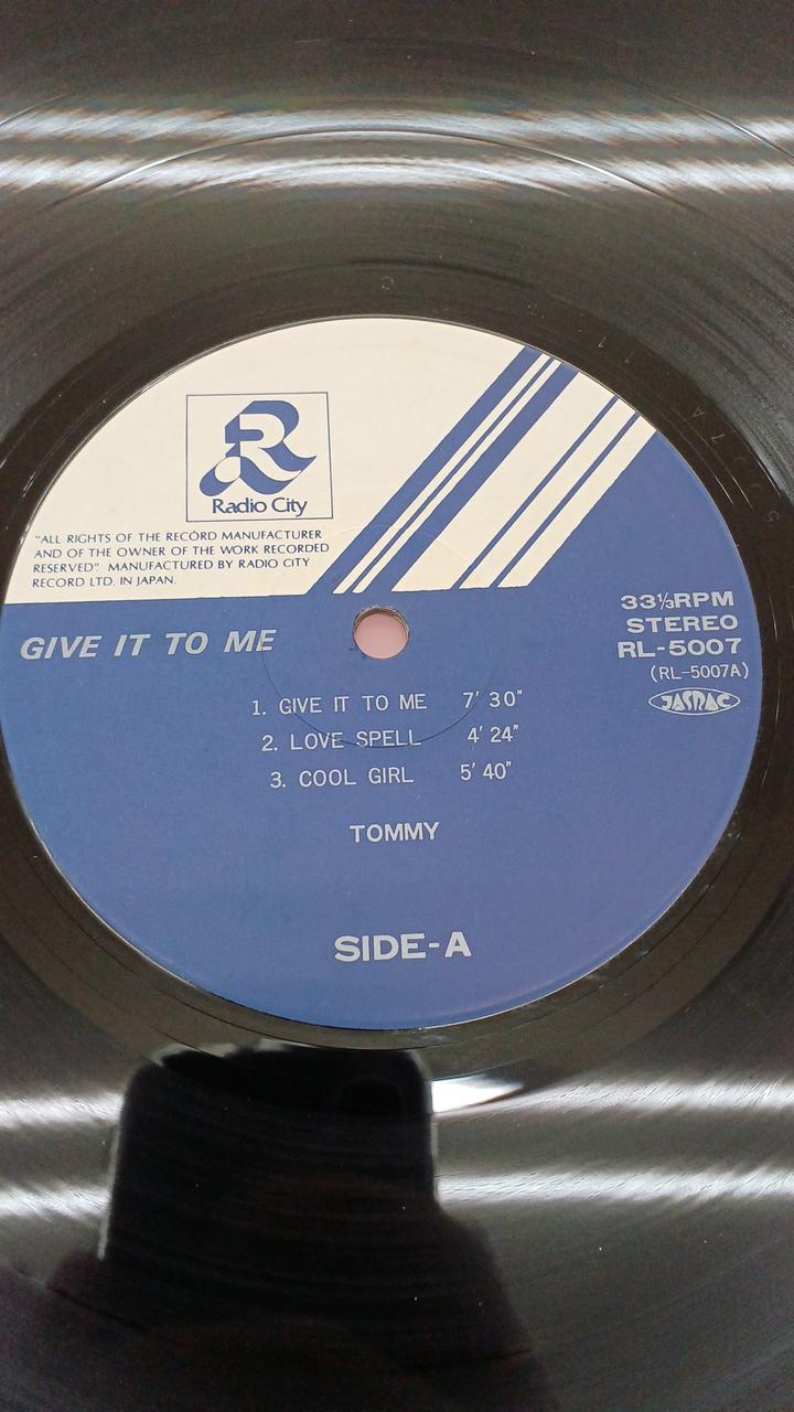Warner Pioneer Western Music Tommy / Give It to Me