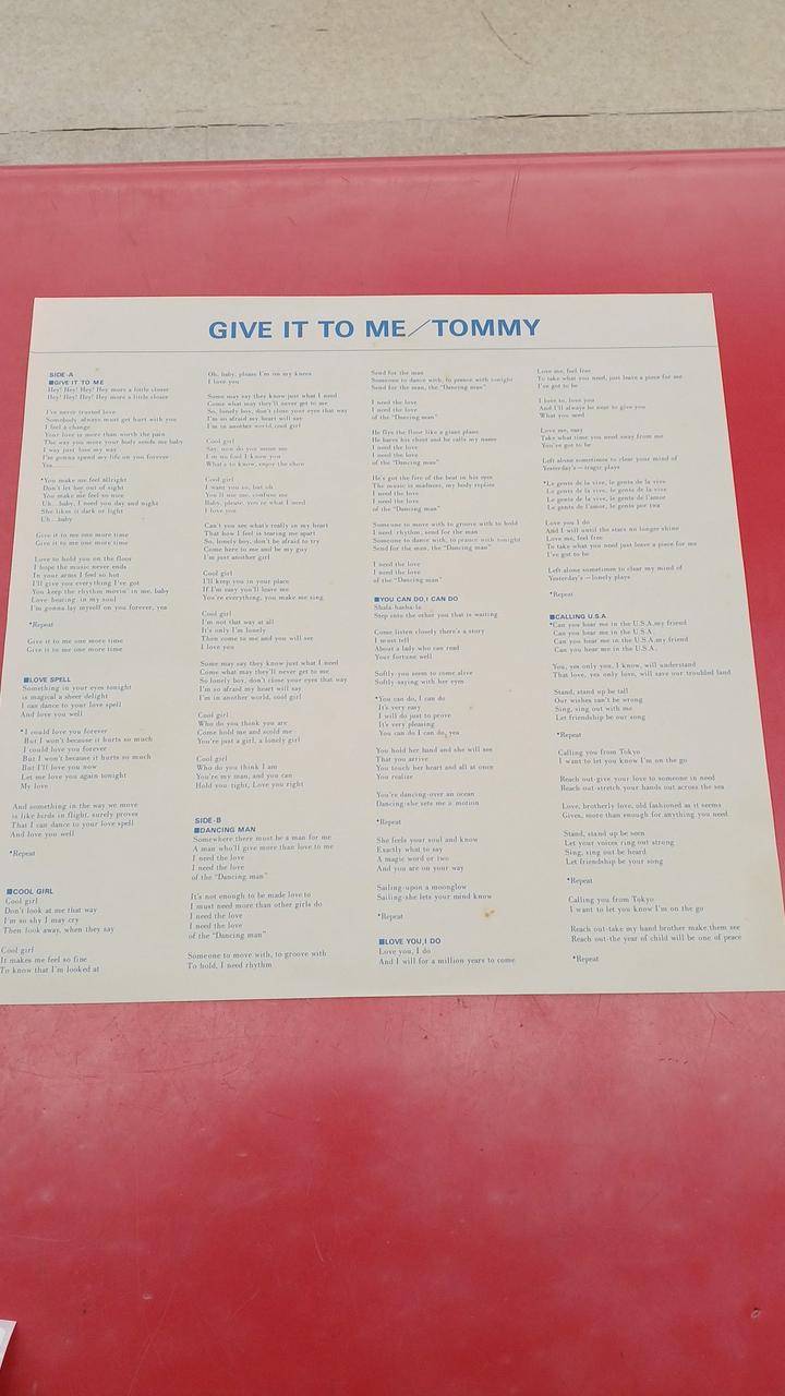 Warner Pioneer Western Music Tommy / Give It to Me