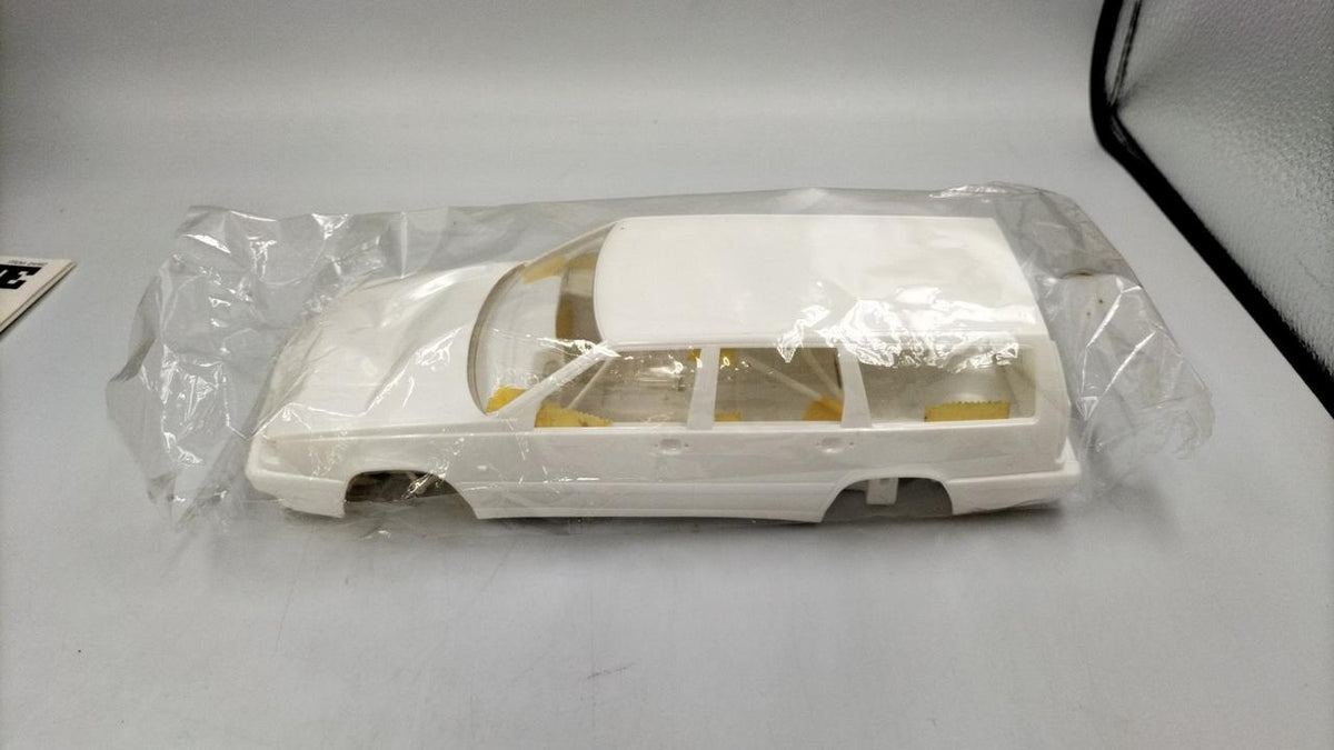 TAMIYA Cars & Trucks Volvo 850 Estate BTCC