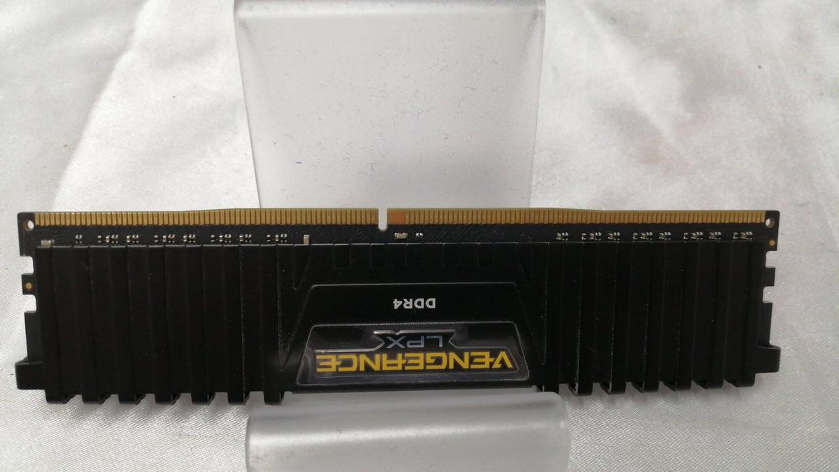 CORSAIR PC Memory CMK16GX4M2A2666C16