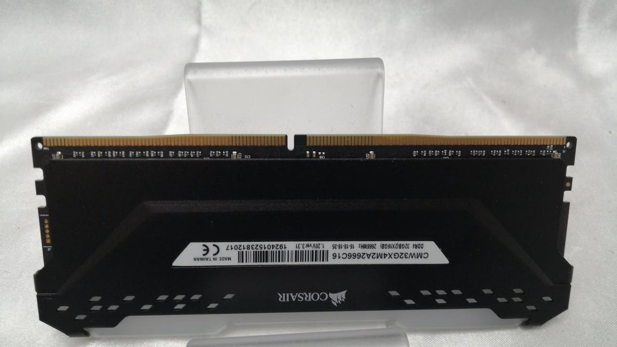 CORSAIR PC Memory CMW32GX4M2A2666C16