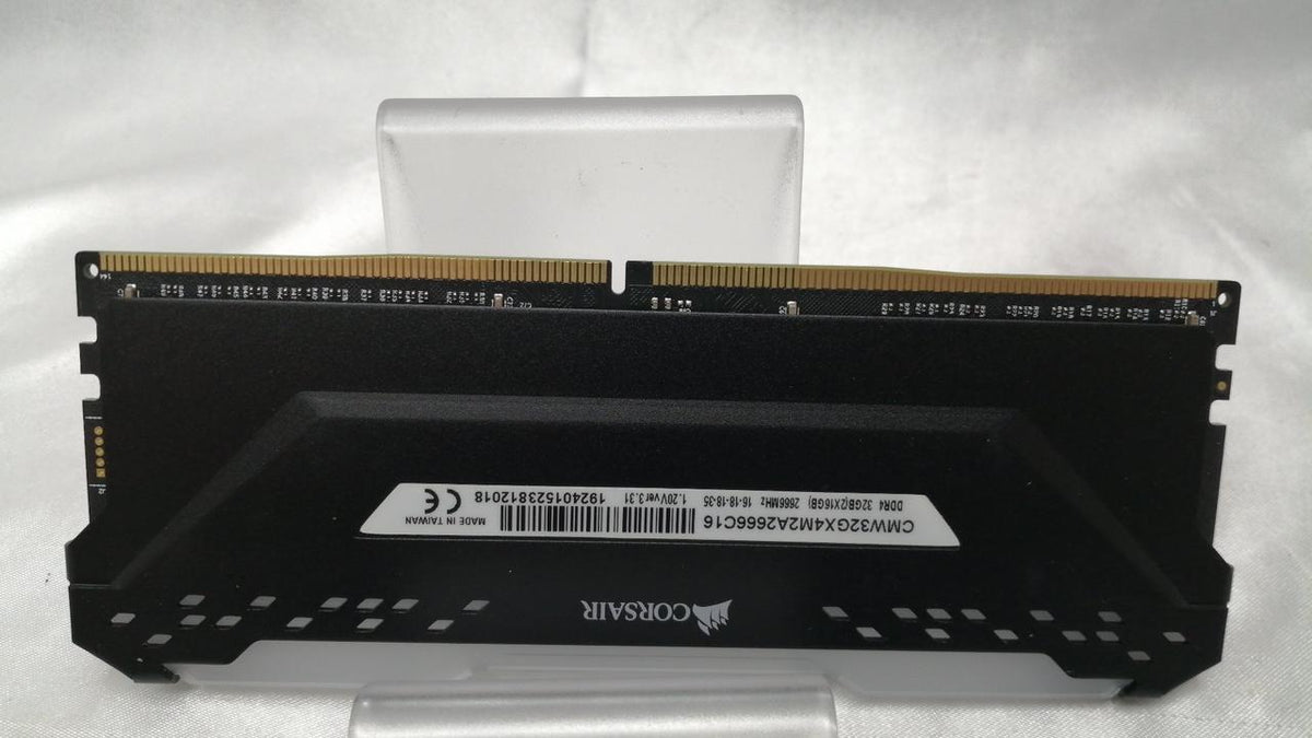 CORSAIR PC Memory CMW32GX4M2A2666C16